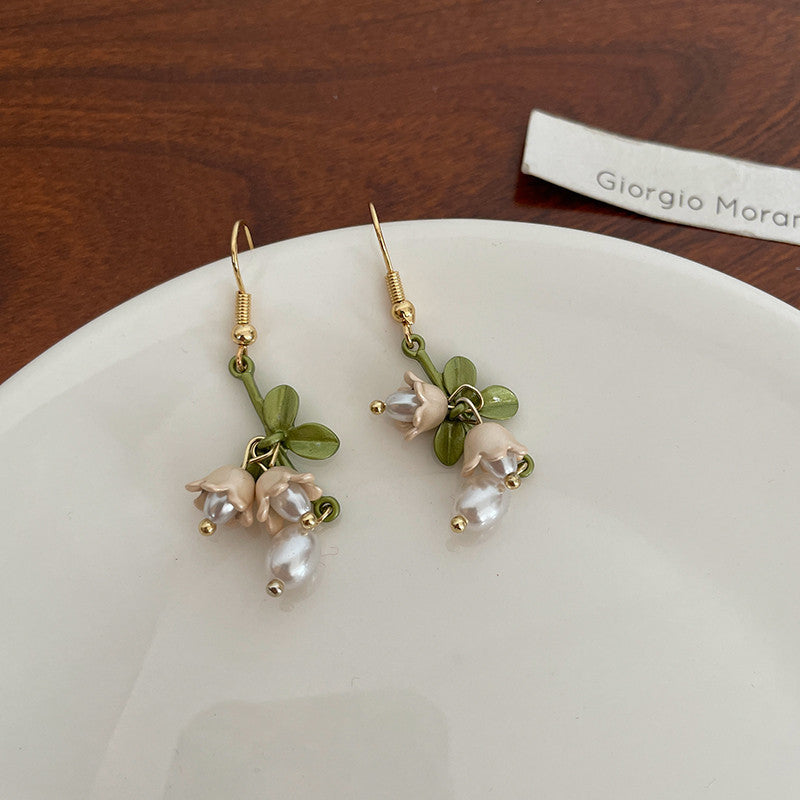 White Lily Pearl Super Mori Spring Necklaces