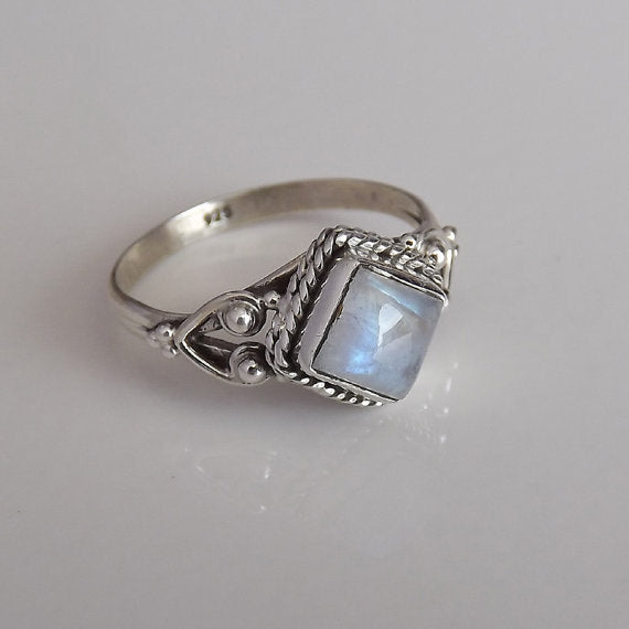 Women's Fashion Square Moonstone Ancient Sier Jewelry Rings