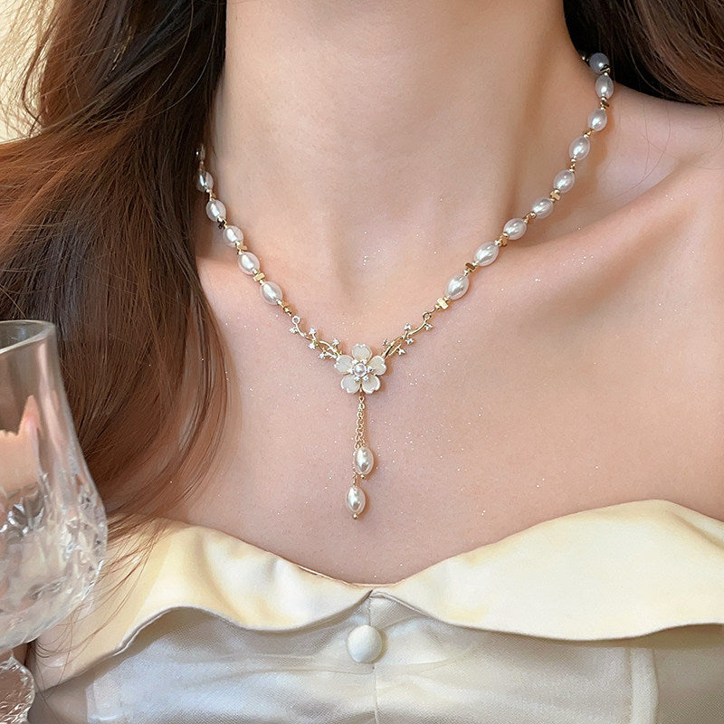 French Sweet Pearl Flower Design Light Luxury High-grade Fashion Necklace
