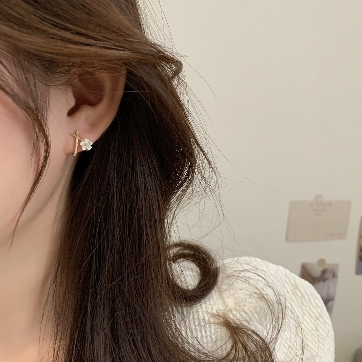 Style Shell Flower Female Niche Design High-grade Tide Sier Stud Earrings