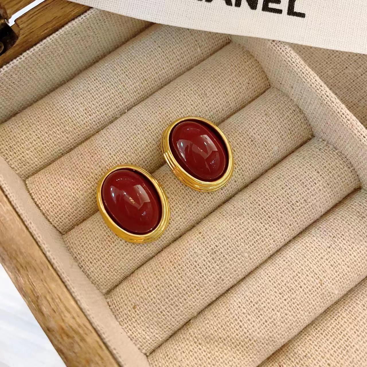 Women's French Retro Oval Simple Style Red Earrings