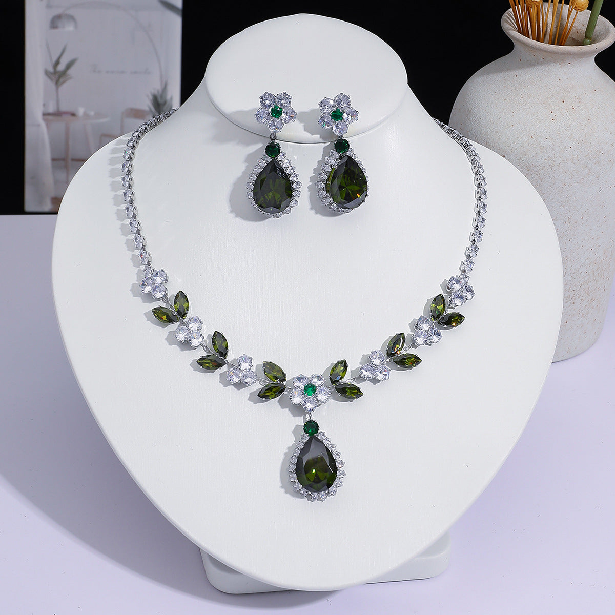 Full Diamond Drop-shaped Temperament The Dinner Party Jewelry Set