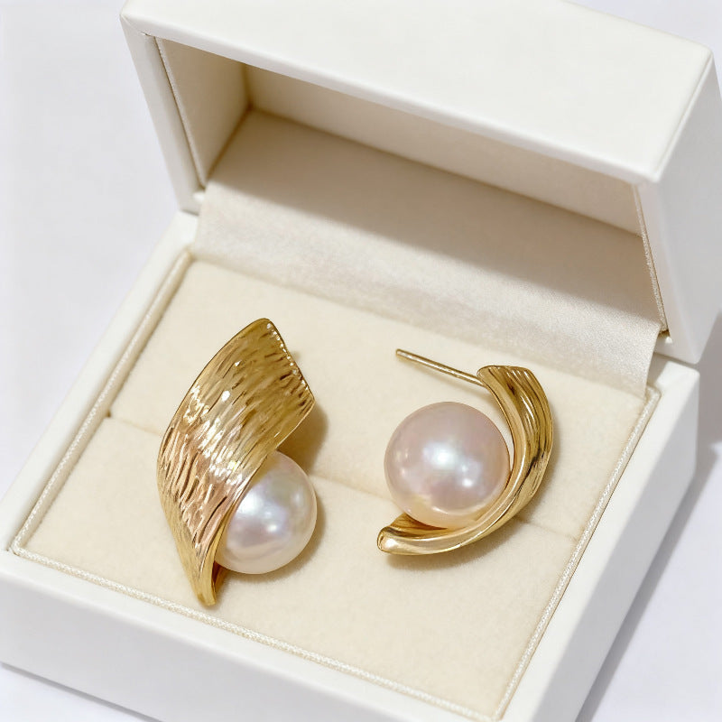 Women's Luxury Fashion Personalized Surrounding Pearl Niche Earrings