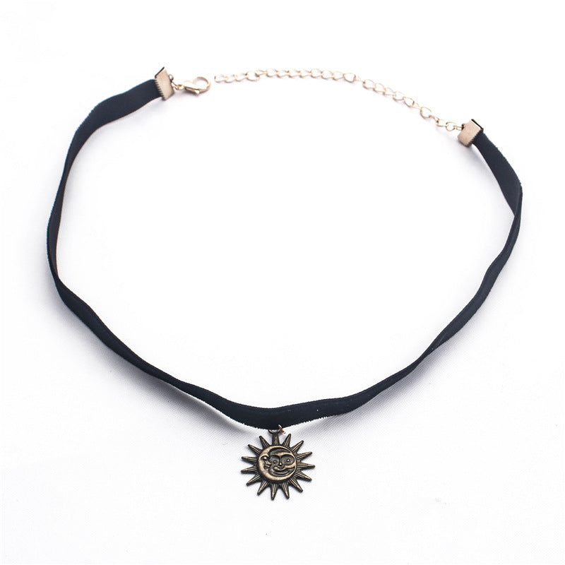 Female Dark Simple Fairy Temperamental Short Neck Collar