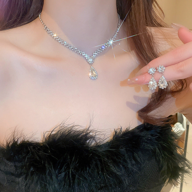 Women's Tassel Two-piece Exaggerated Light Luxury Temperament Clavicle Chain High-grade Jewelry Set