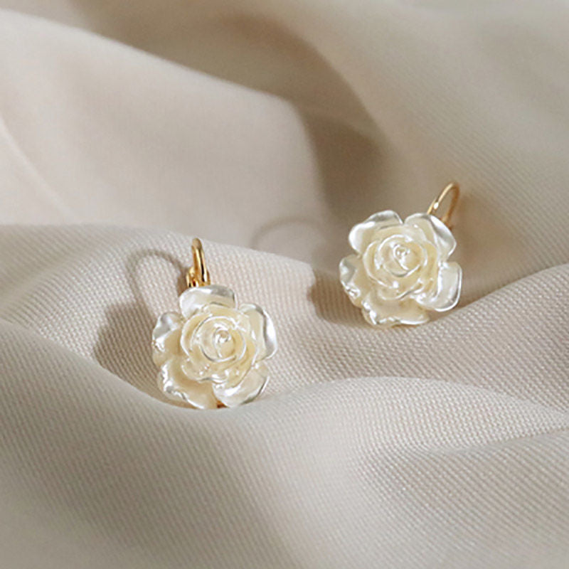 Women's French Style Pearl Camellia For Summer White Flower Rings