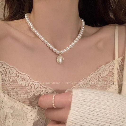 Women's Attractive Fashionable Pearl Clavicle Love Necklaces