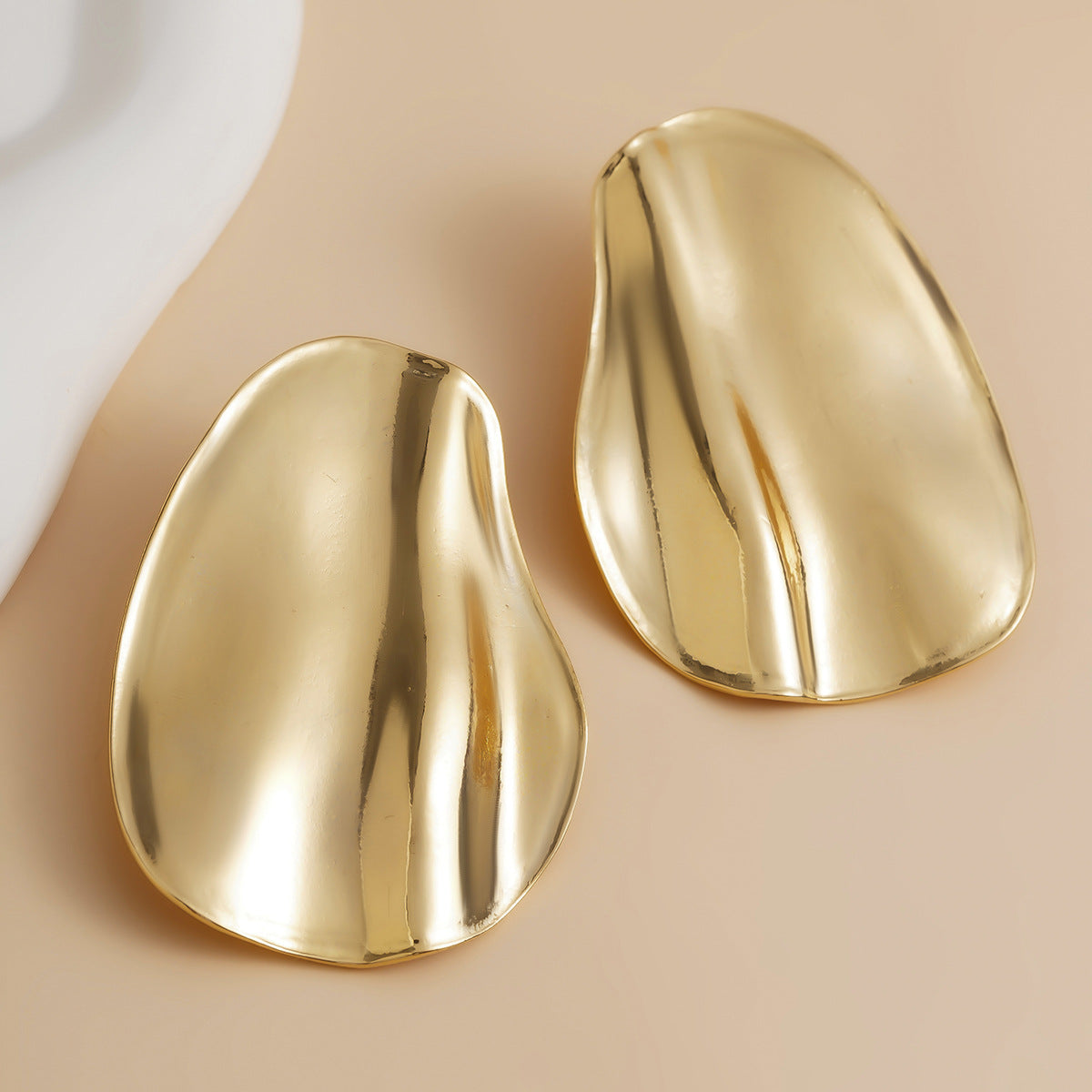 Women's Exaggerated Pleated Metallic Geometric Fashion Simple Earrings