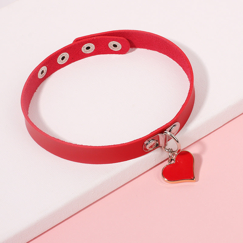Women's Leather Dark Gothic Heart-shaped Binding Chain Collar