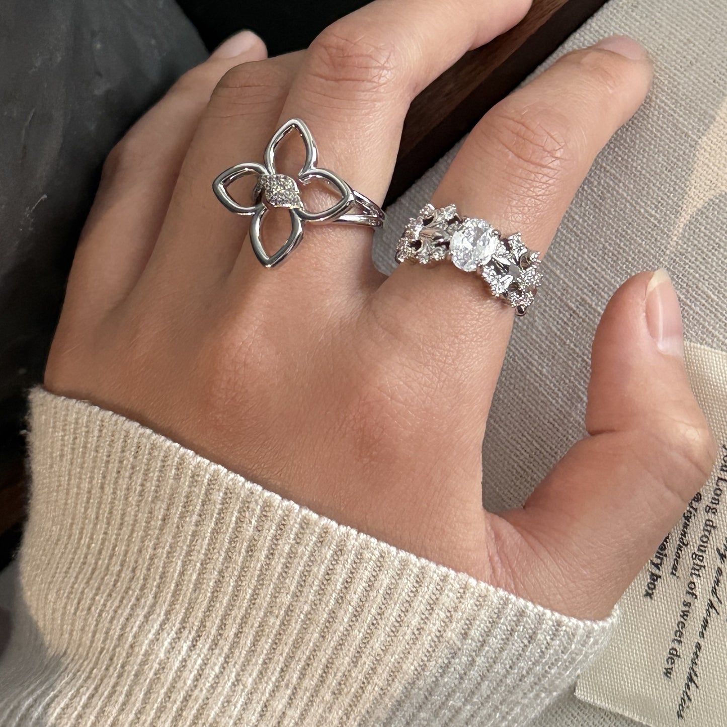 Women's Sier Flower Zircon Series Light Luxury Twin Ring