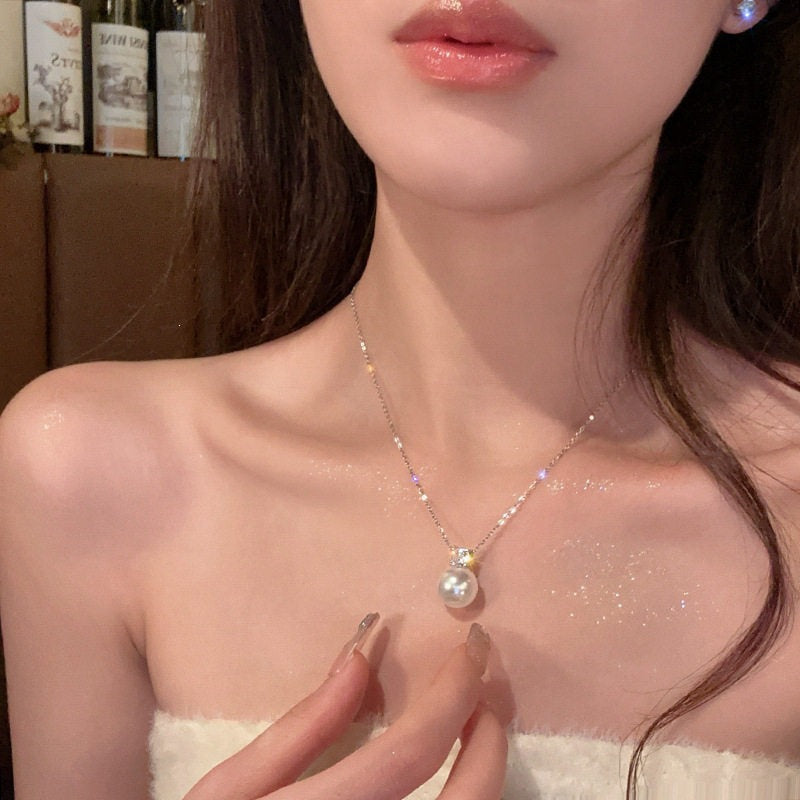 Women's Wind Clavicle Chain Design Love High-grade Necklace