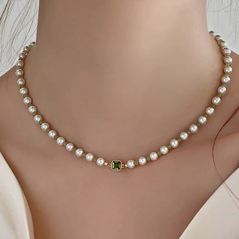 Women's Retro Pearl Light Luxury Minority High-grade Accessories Necklaces