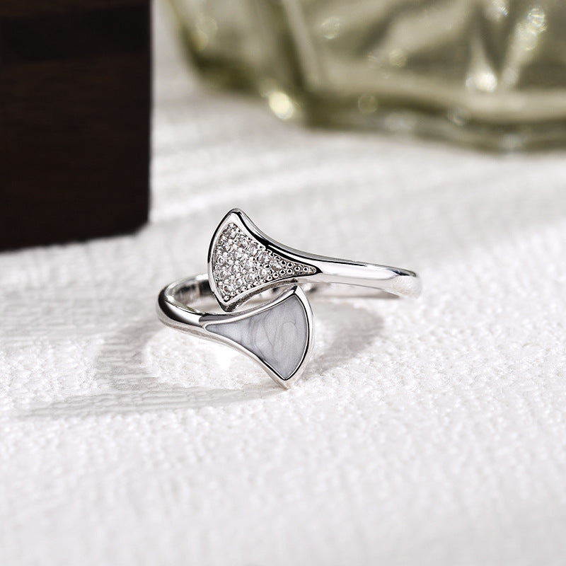 Unique Diamond White Fritillary Skirt Exquisite Fashion Ring