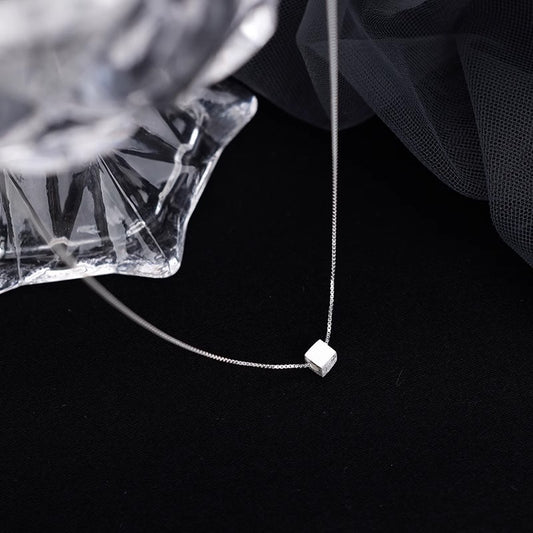 Women's Elegant Small Sugar Cube Fashion Personalized Commuter Necklaces