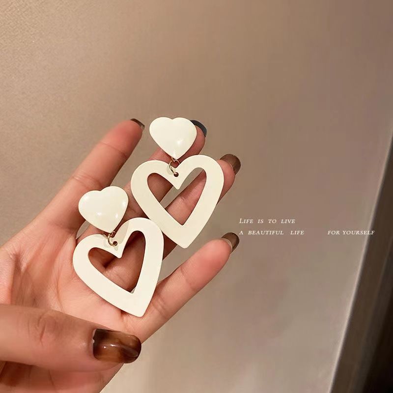 Women's Exaggerated White Big Heart Trendy High Earrings