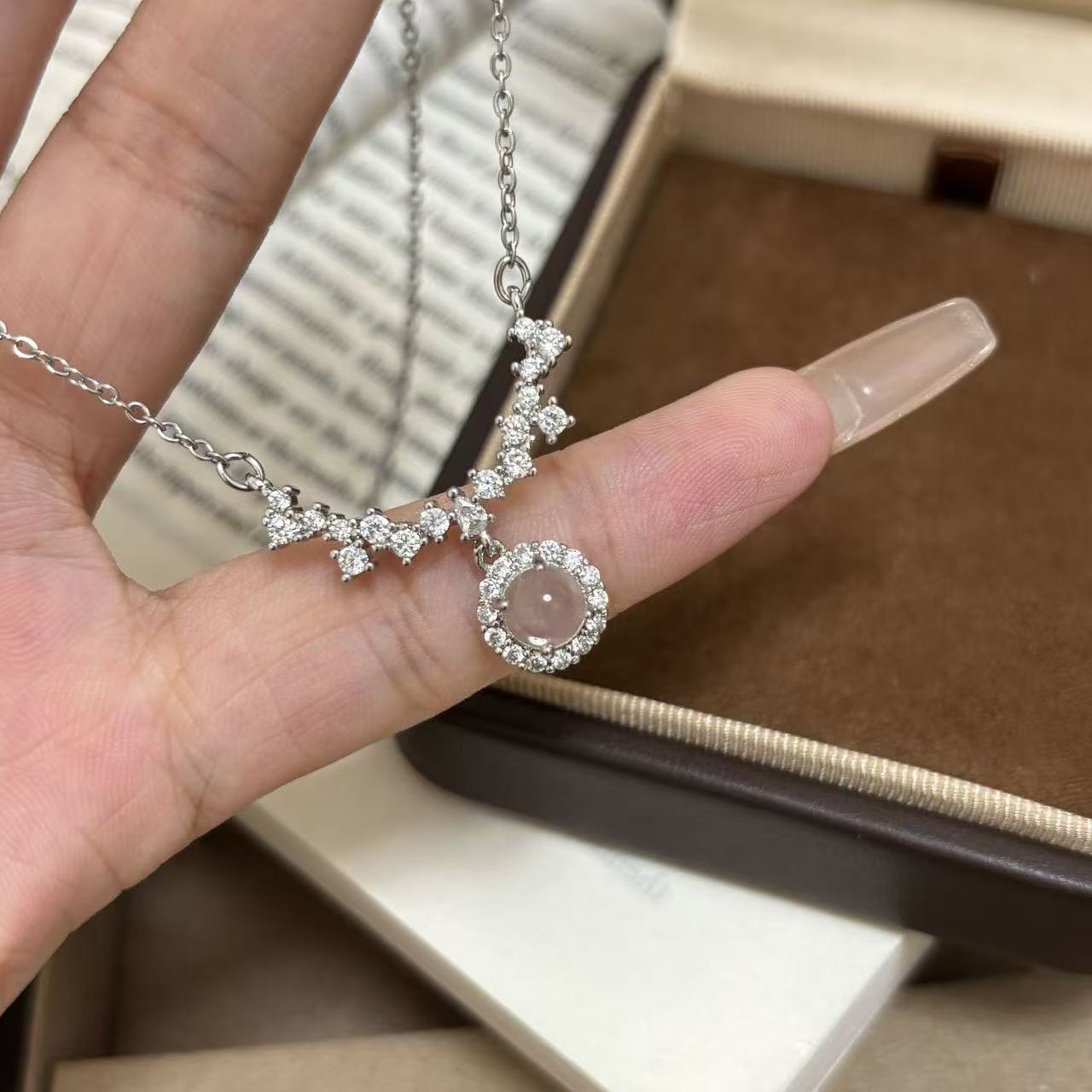 Sparking Zirconium Light Luxury Minority Design Sweet Graceful Bow Necklaces