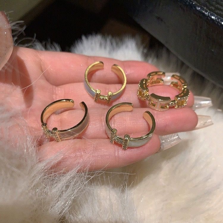 Enamel Dripping High-grade Sense Mild Luxury Retro Switchable Index Finger Ring