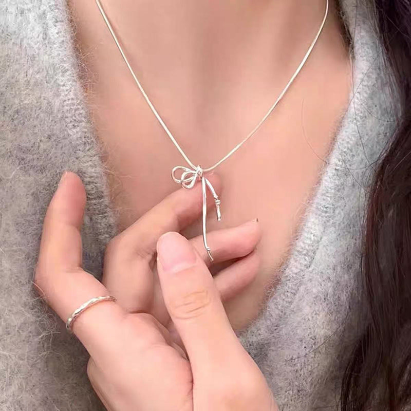 Women's Sier Lucky Beads Bowknot Clavicle Chain Light Luxury Minority High-grade Necklace