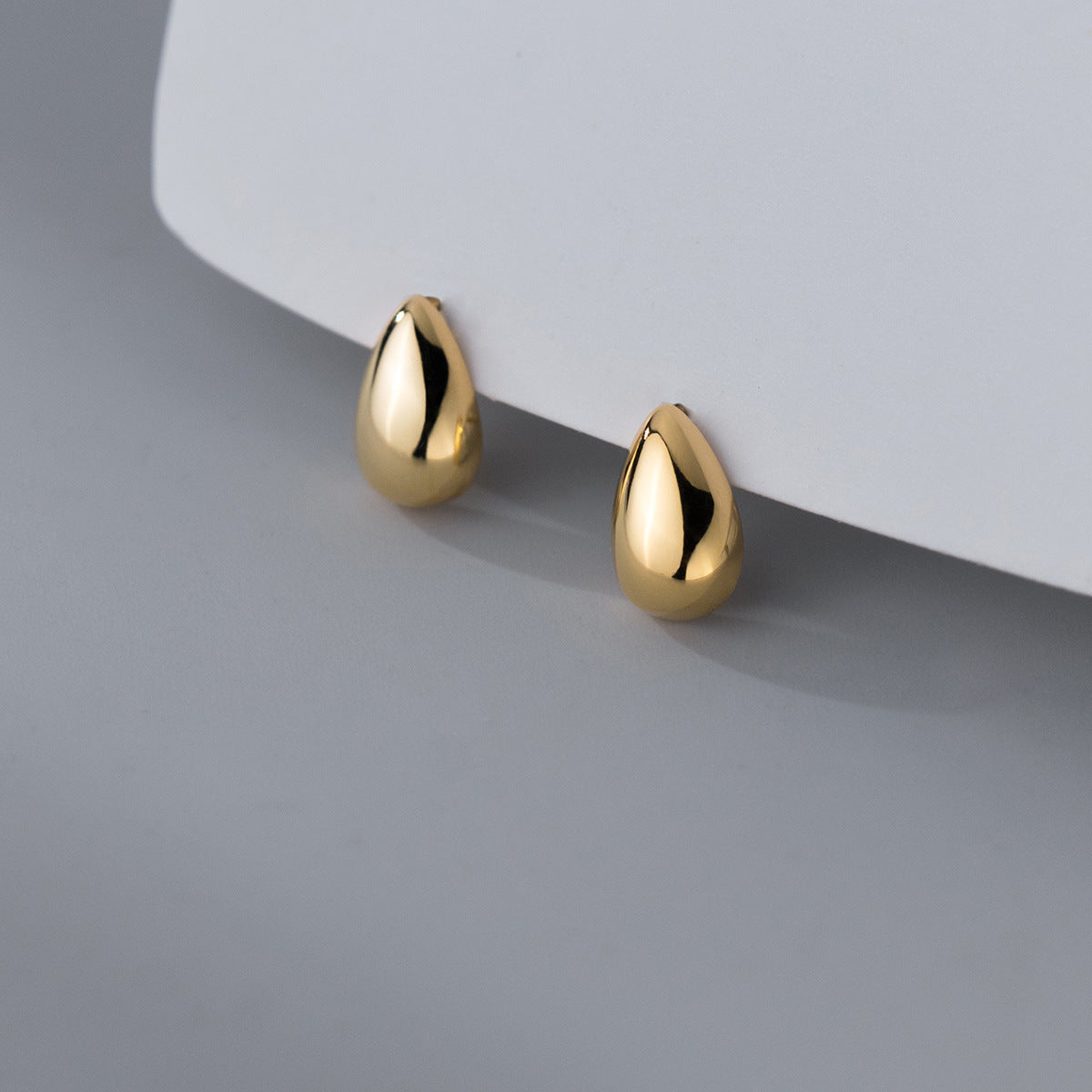 Women's Sier Simple Glossy Water Drop Ear Fashion Style Earrings