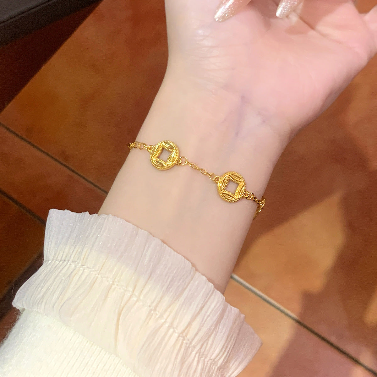 Women's Art Retro Versatile Copper Coin Light Luxury High-grade Design Bracelets