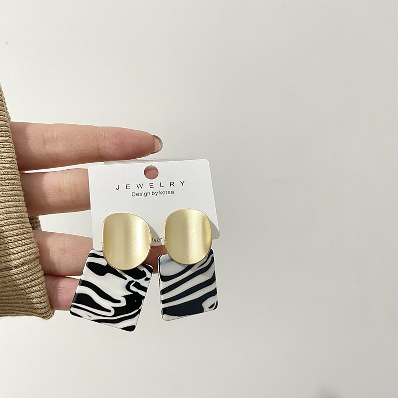 Frosted Gold Checkerboard Sier Needle Design Sense Earrings