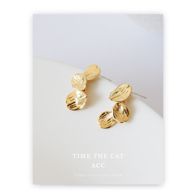 Women's French Retro Small Leaf Texture Gold Metal Niche Earrings