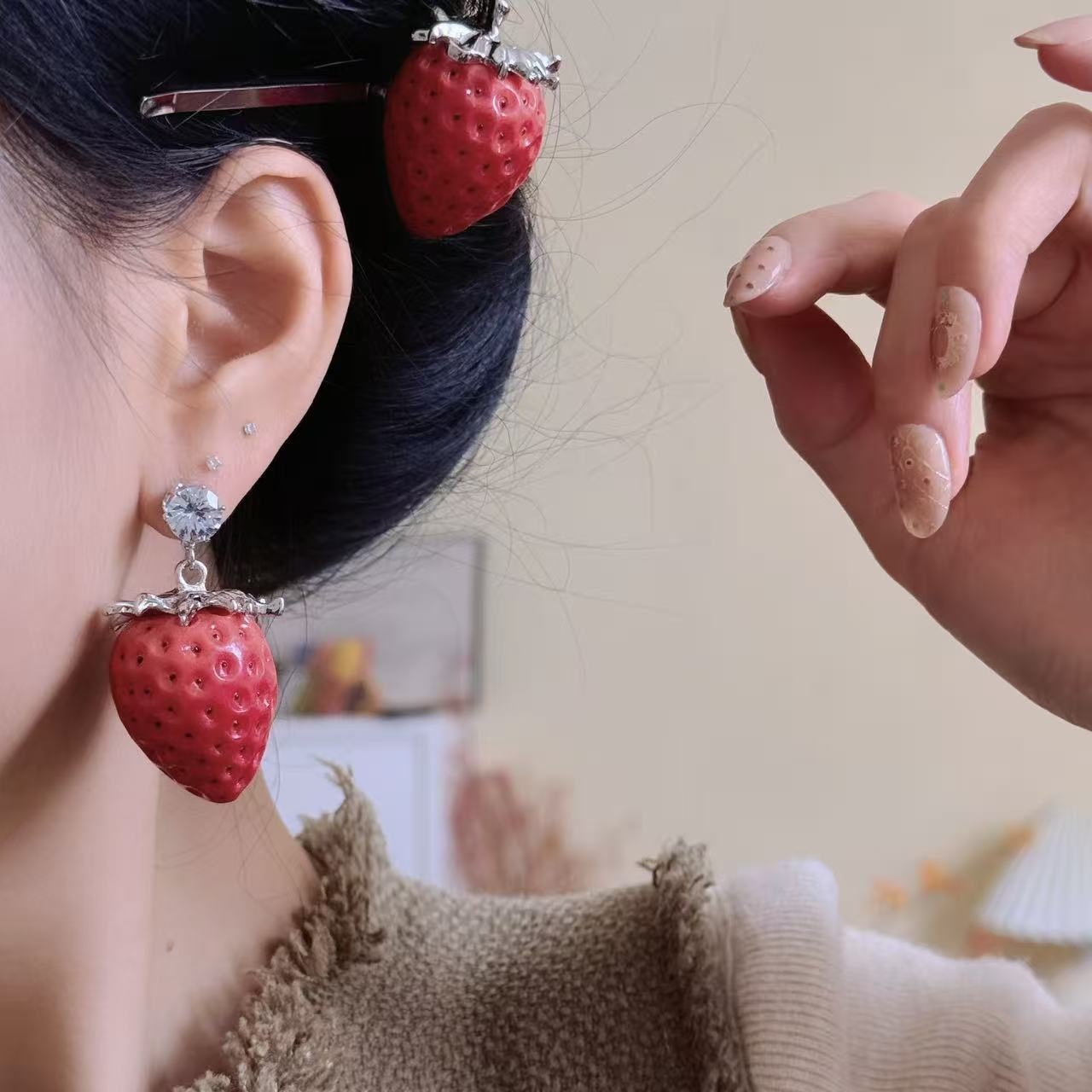 Red Three-dimensional Strawberry Female Sweet Cute Graceful Hairpin Clavicle Necklace