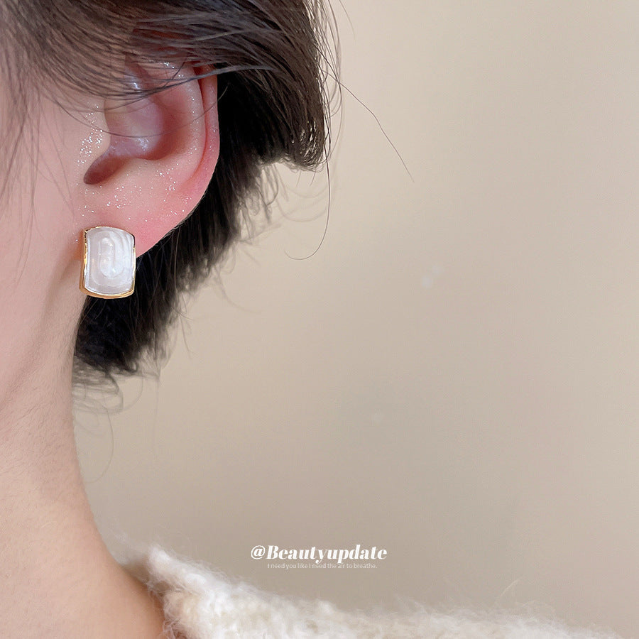 Needle Drop Oil Opal Pearl Earings Simple Fashionable Temperamental Light Stud Earrings