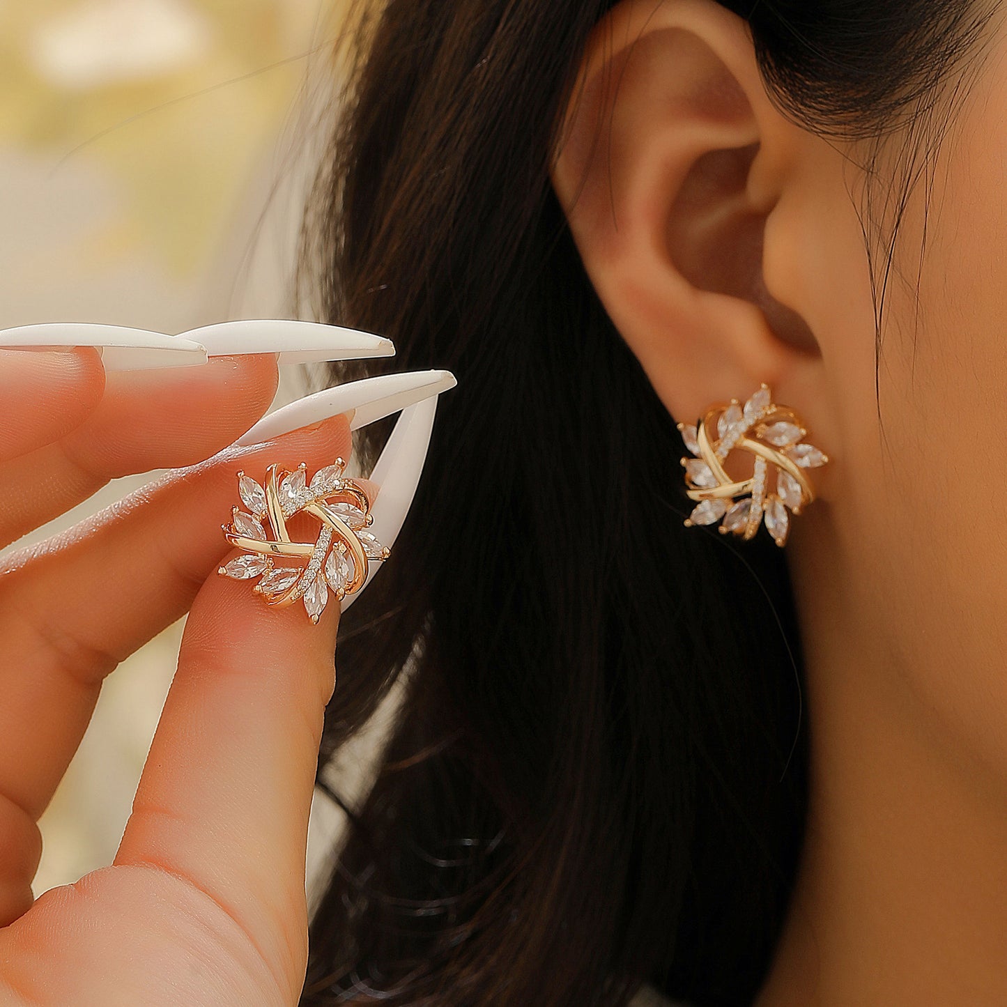 Graceful Full Diamond Alloy Snowflake Ear Valentine's Jewelry Set