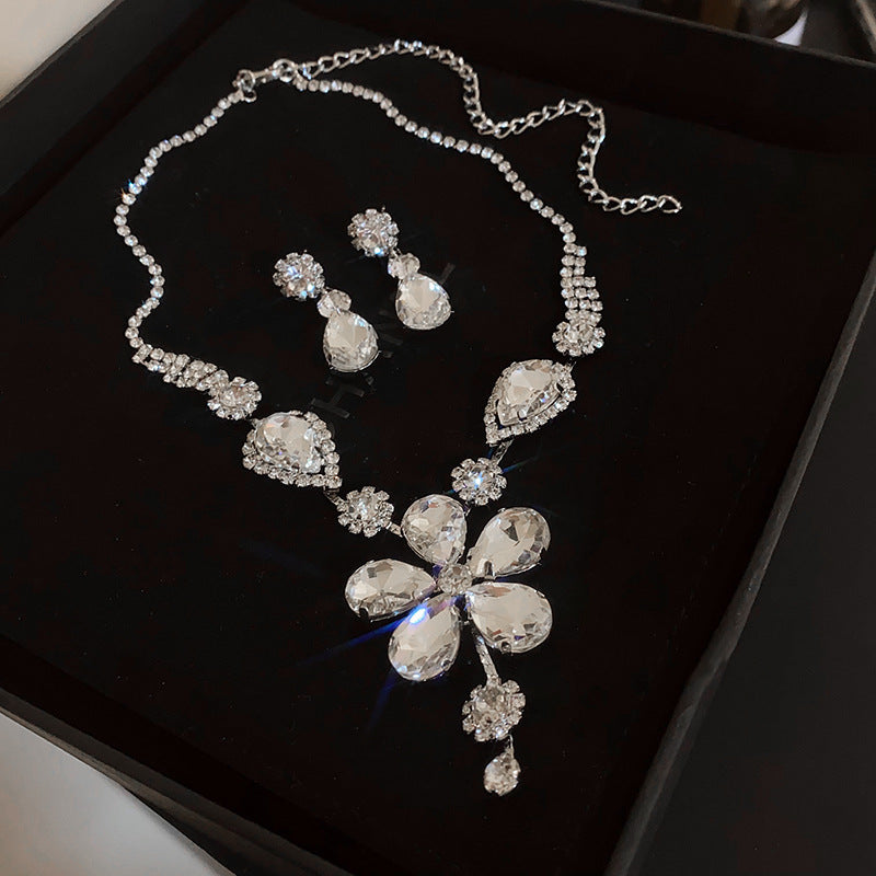 Diamond Geometric Suite Light Luxury Clavicle Jewelry Set