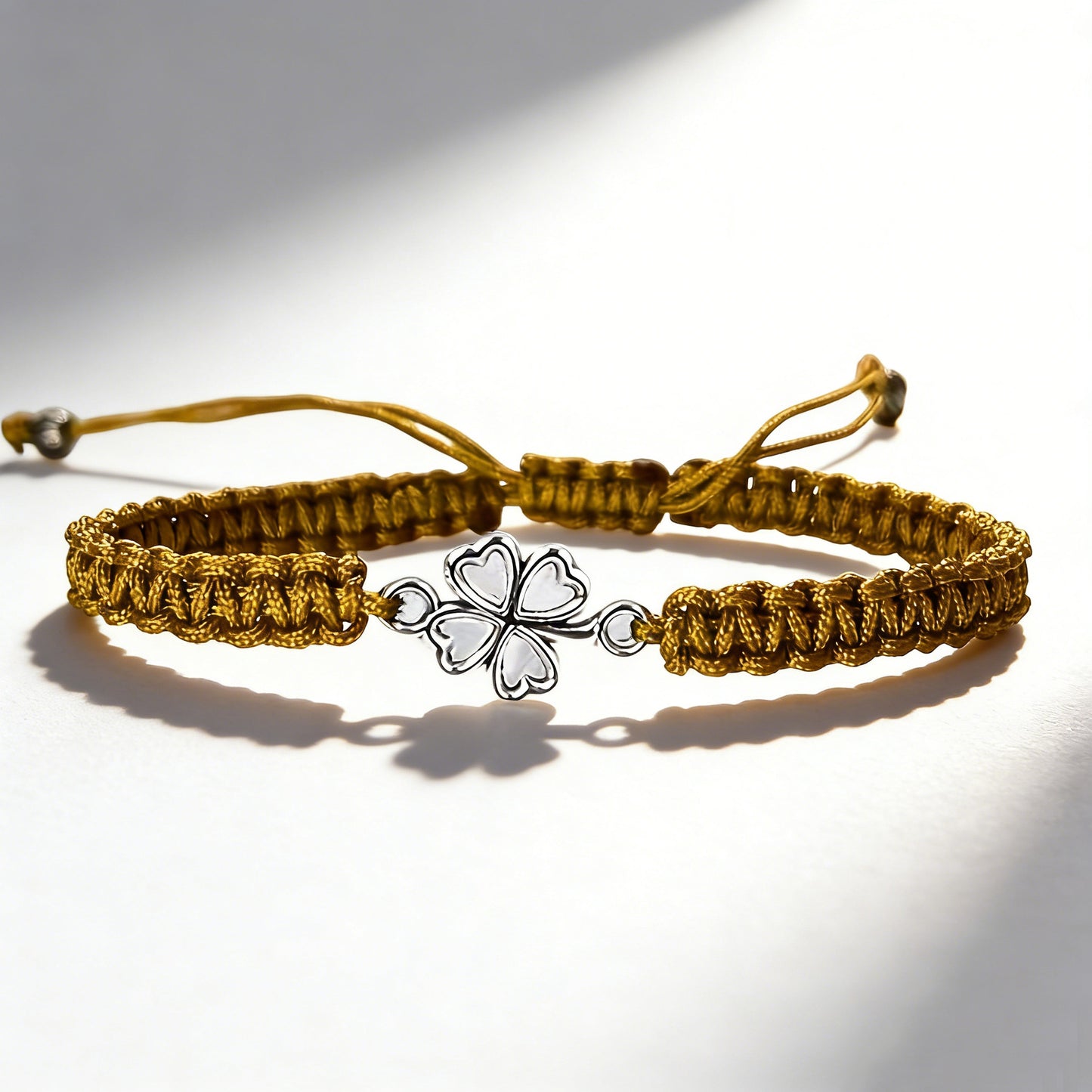 Day Lucky Four-leaf Clover Woven Hand Strap Simple Bracelets