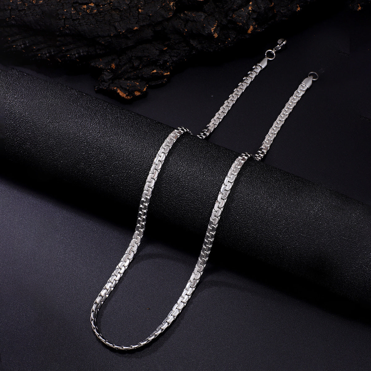 Men's Steel Embossed Cuban Link Chain Fashion Short Personality Street Necklace