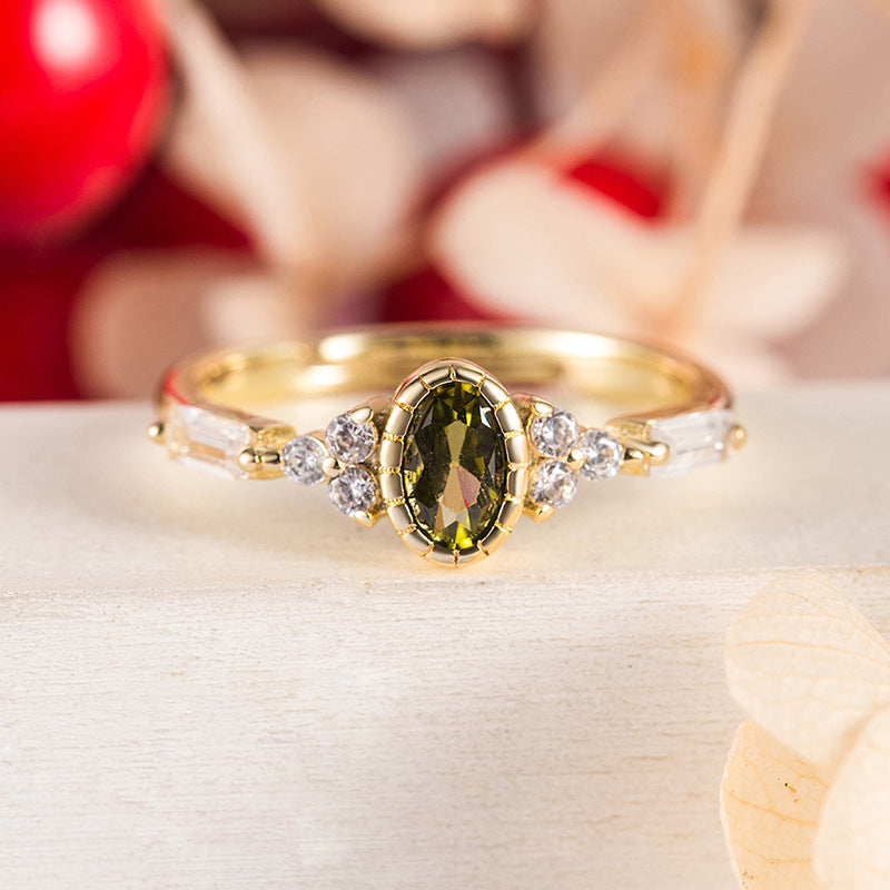 Women's Oz Peridot Retro Design Niche Advanced Light Luxury Rings