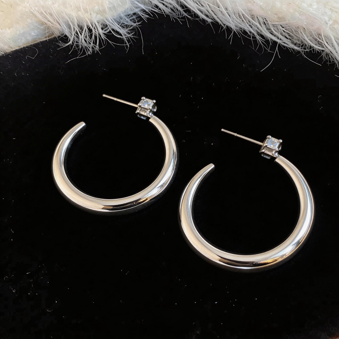 Electroplated Sier Needle Zircon Round Stylish Simple Style Light Luxury Earrings