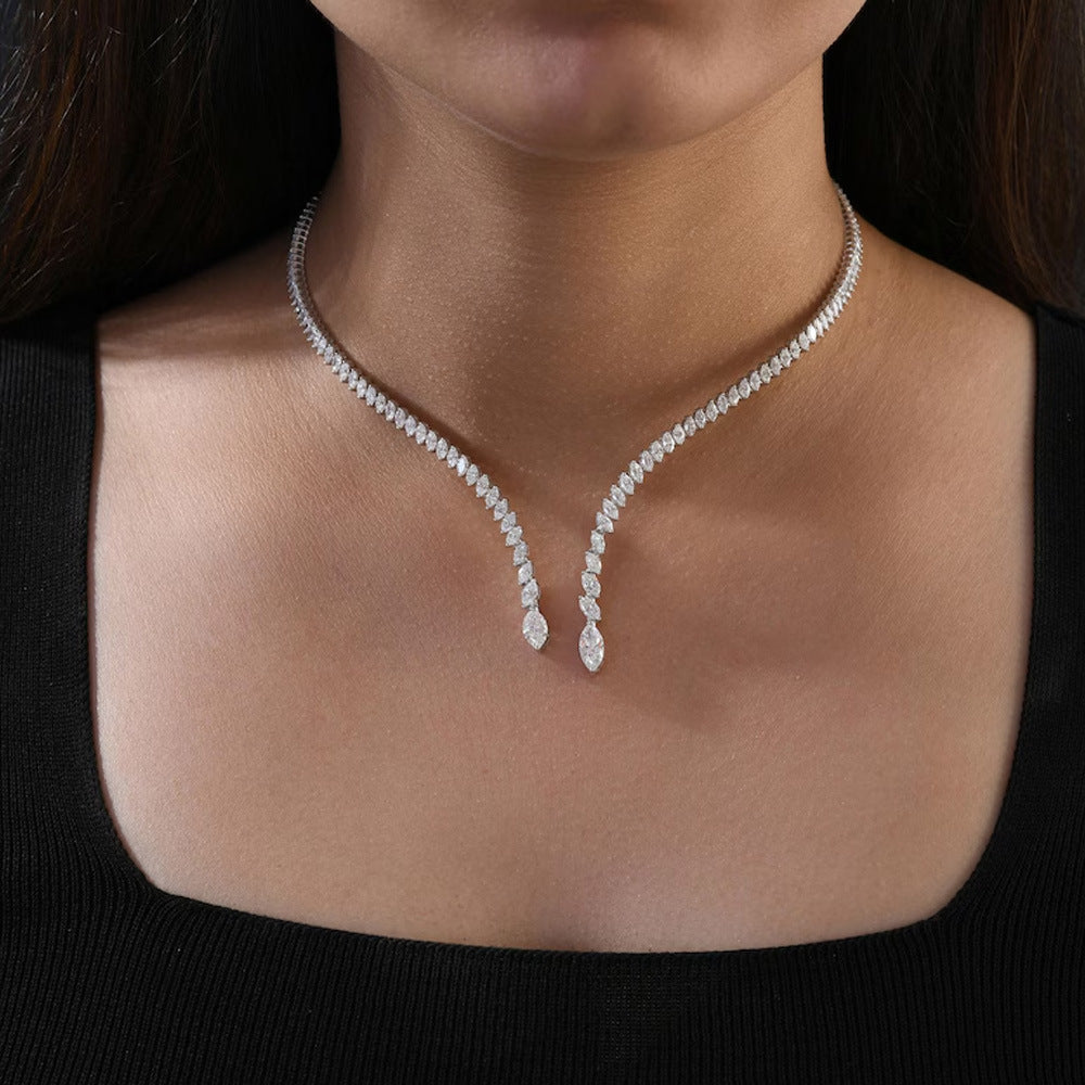 Full Inlaid Horse Zircon Niche Design Y-shaped Clavicle Chain Light Collar