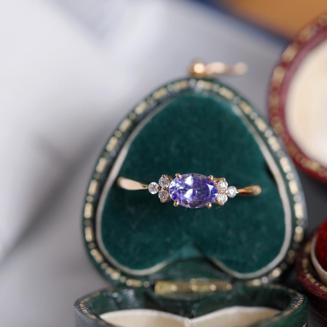 Inlaid Imitation Tanzanite Female Colored Gems Classic Retro Ring