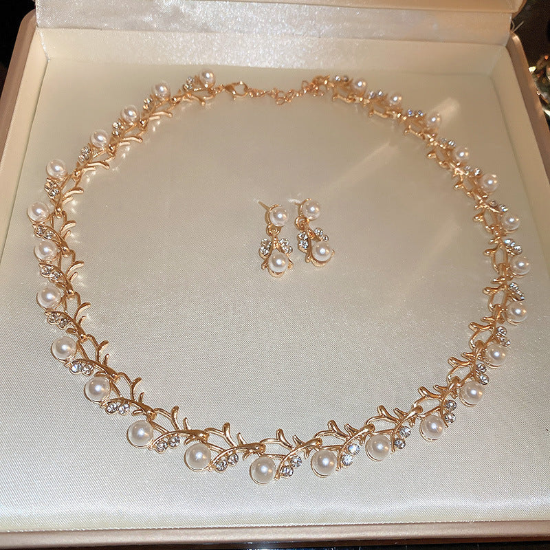 Diamond Geometric Suite Light Luxury Clavicle Jewelry Set