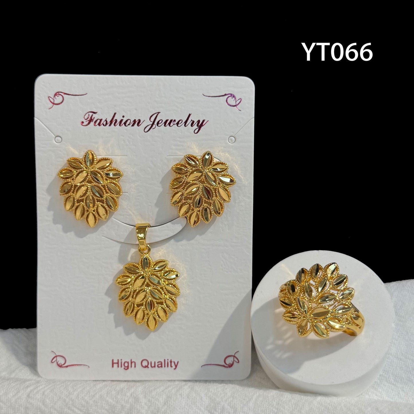 Gilding Hollow Pattern Niche Design Disc Pendants