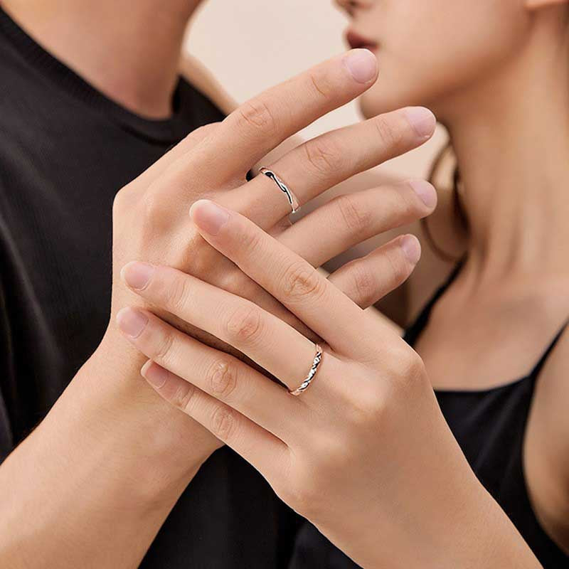 Women's & Men's Mobius Strip Couple Fashion Copper Inlaid Zircon Rings