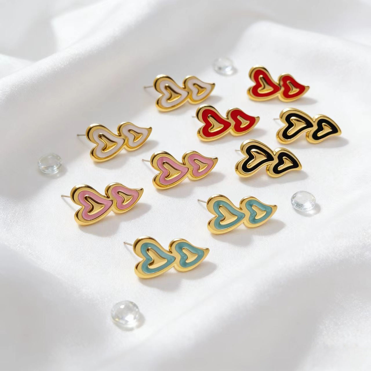 Women's Sweet Double Heart Dripping Niche Design Golden Commuting Elegant Stud Earrings