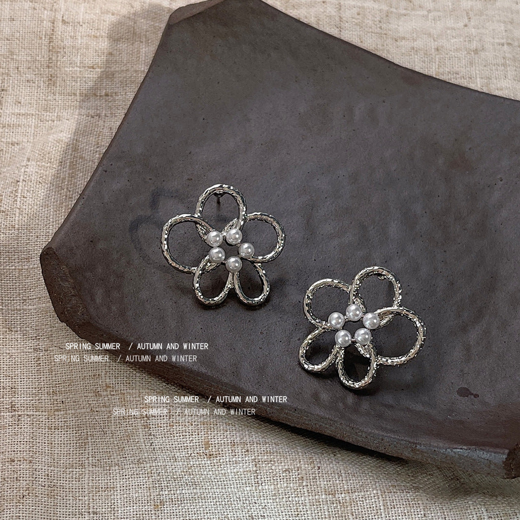 Sweet Cool Style Flower Pearl Simple Fashionable High-grade Floral Sier-plated Stud Earrings