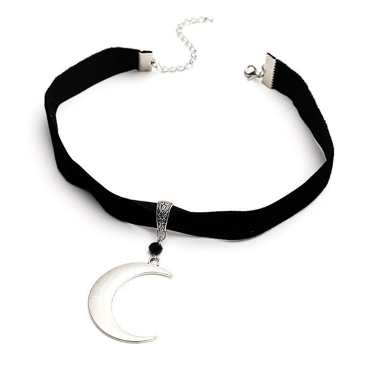 Women's Fashion Dark Style Moon Short Black Necklaces