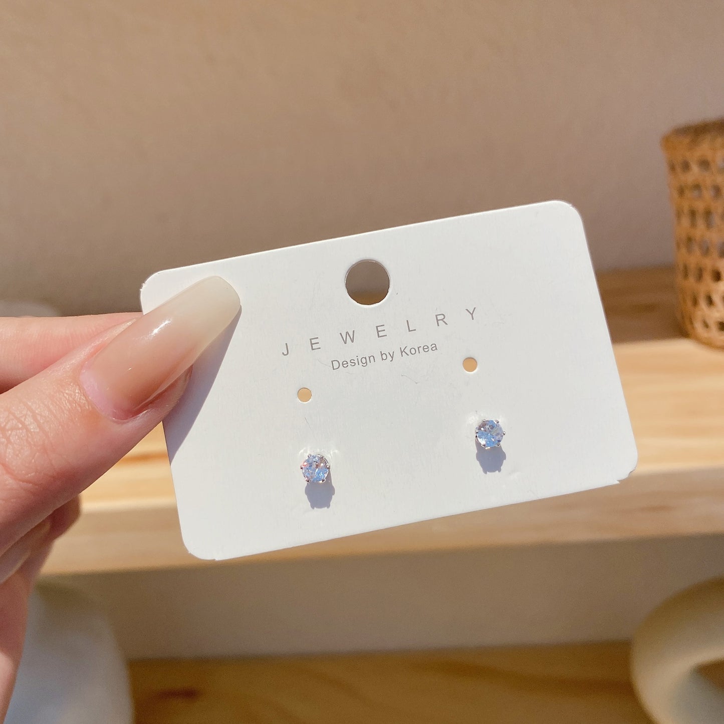 Light Luxury High-grade Female Fashion Retro Stud Earrings