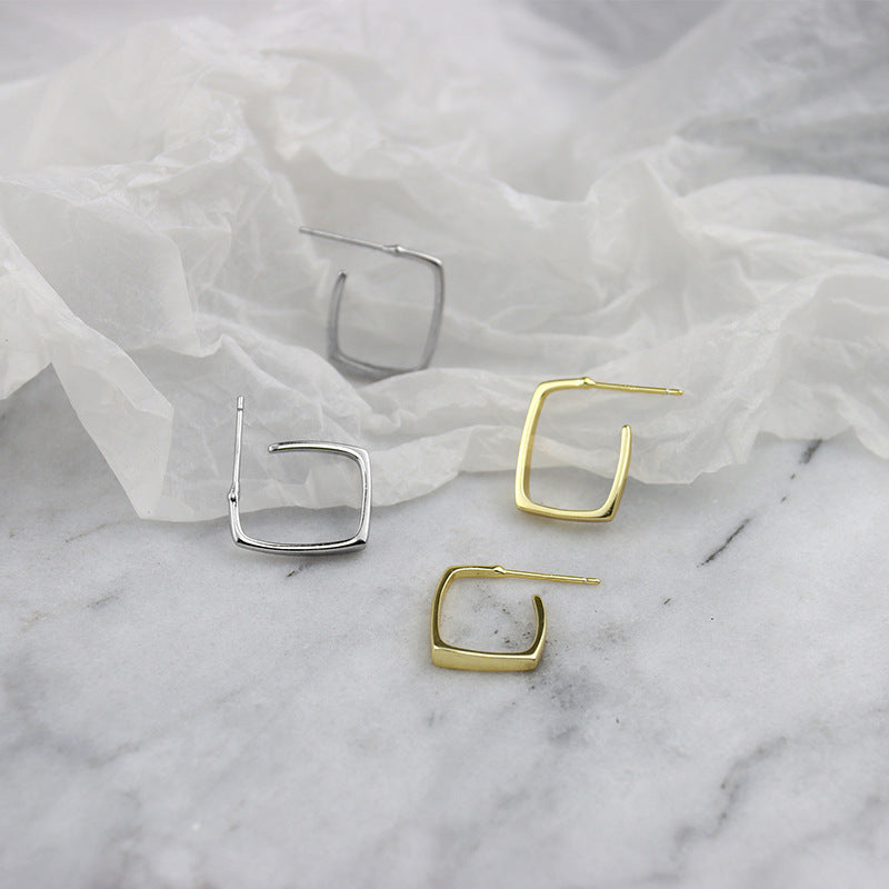 Women's High-grade French Style Sier For Fashion Cold Temperament Short Earrings