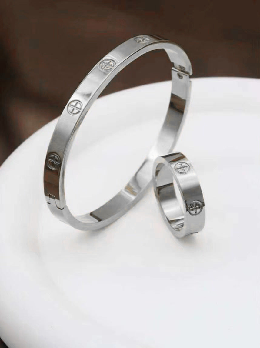 Fashion Carved Corrosion Cross Couple Suit Rings