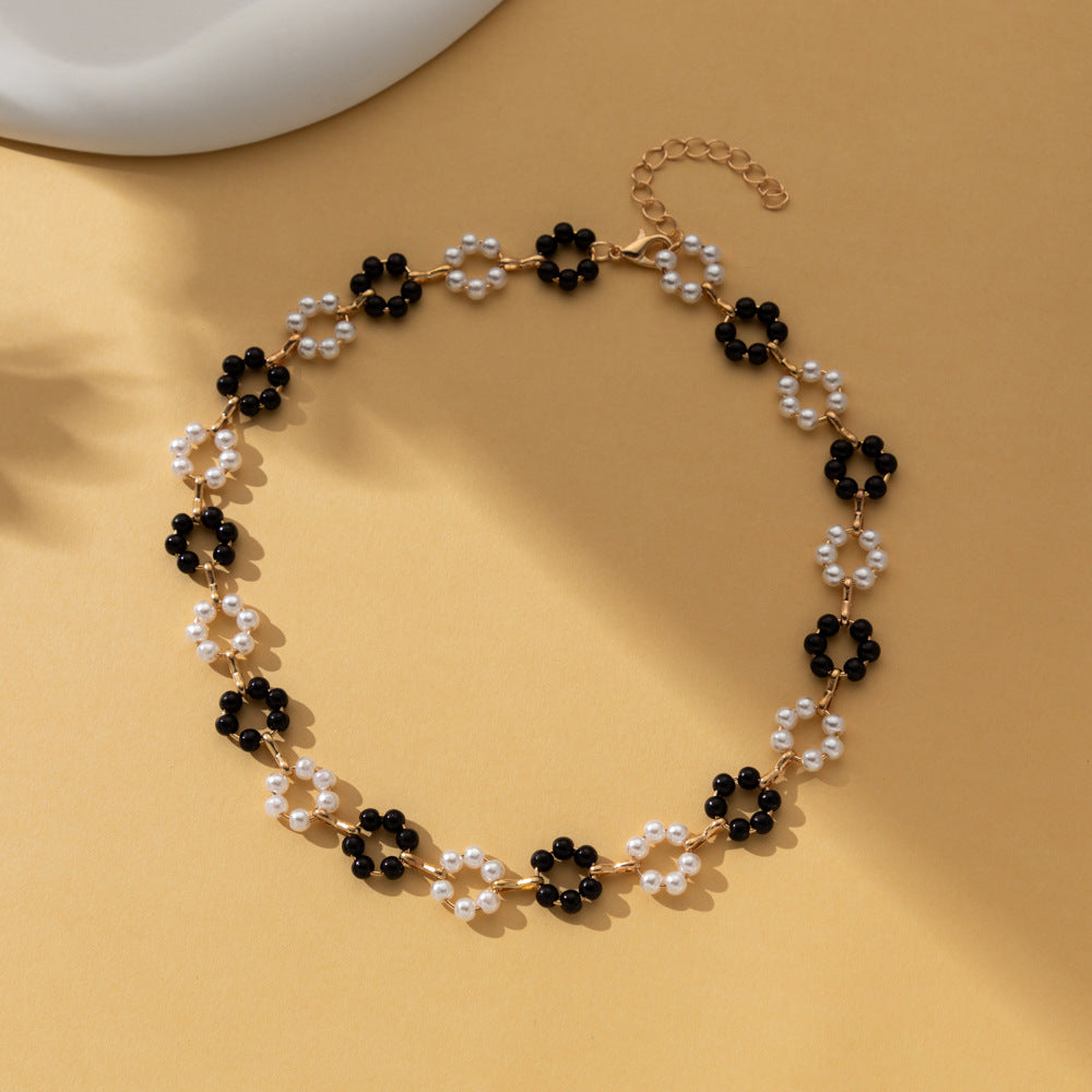 Women's Pearl-like Beaded Simple Retro Street Shot Necklaces