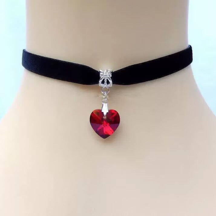 Christmas Red Retro Veet Sweet Personality Heart Clavicle Collar
