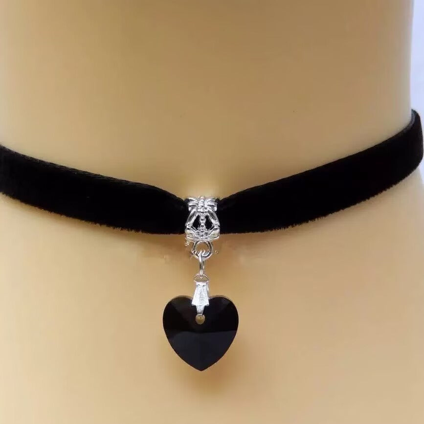 Christmas Red Retro Veet Sweet Personality Heart Clavicle Collar
