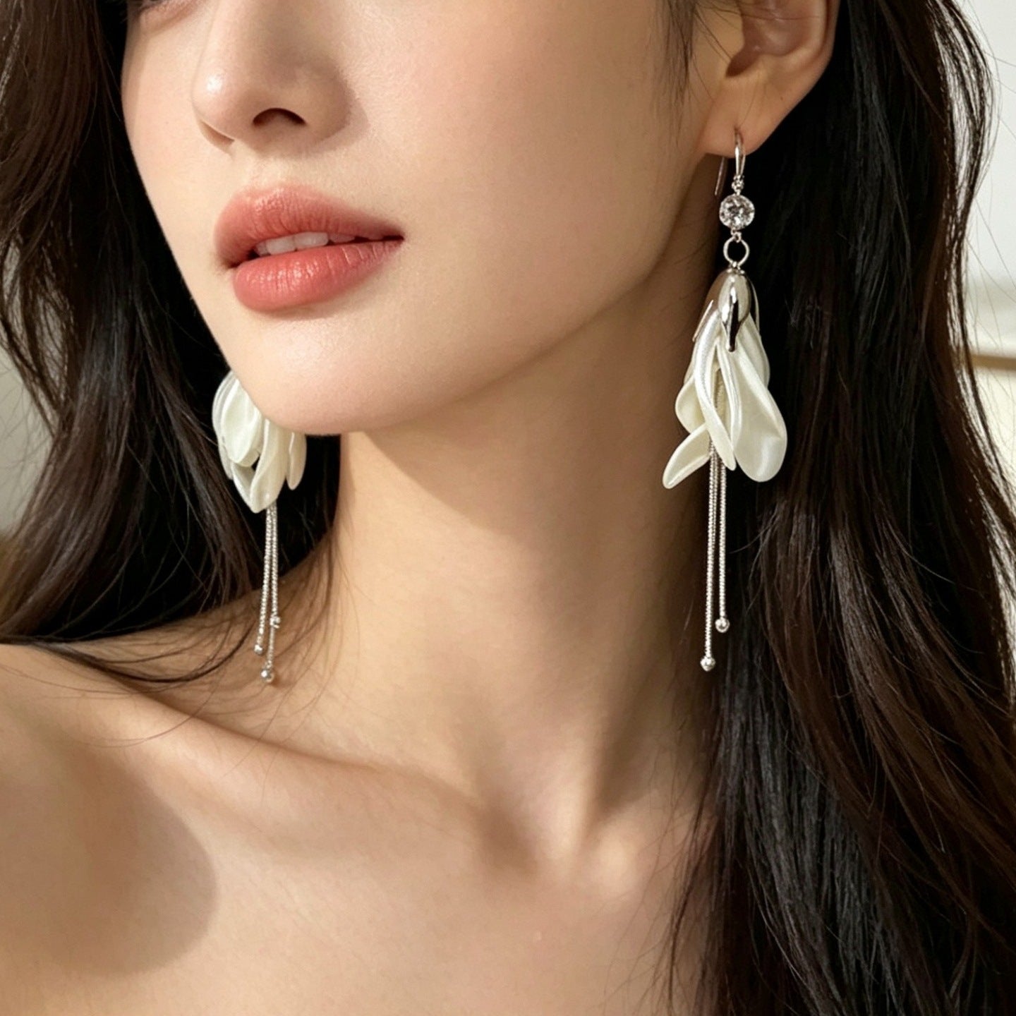 Women's Style Long Petal Fringed Light Luxury High-grade Ear Refined Wild Earrings