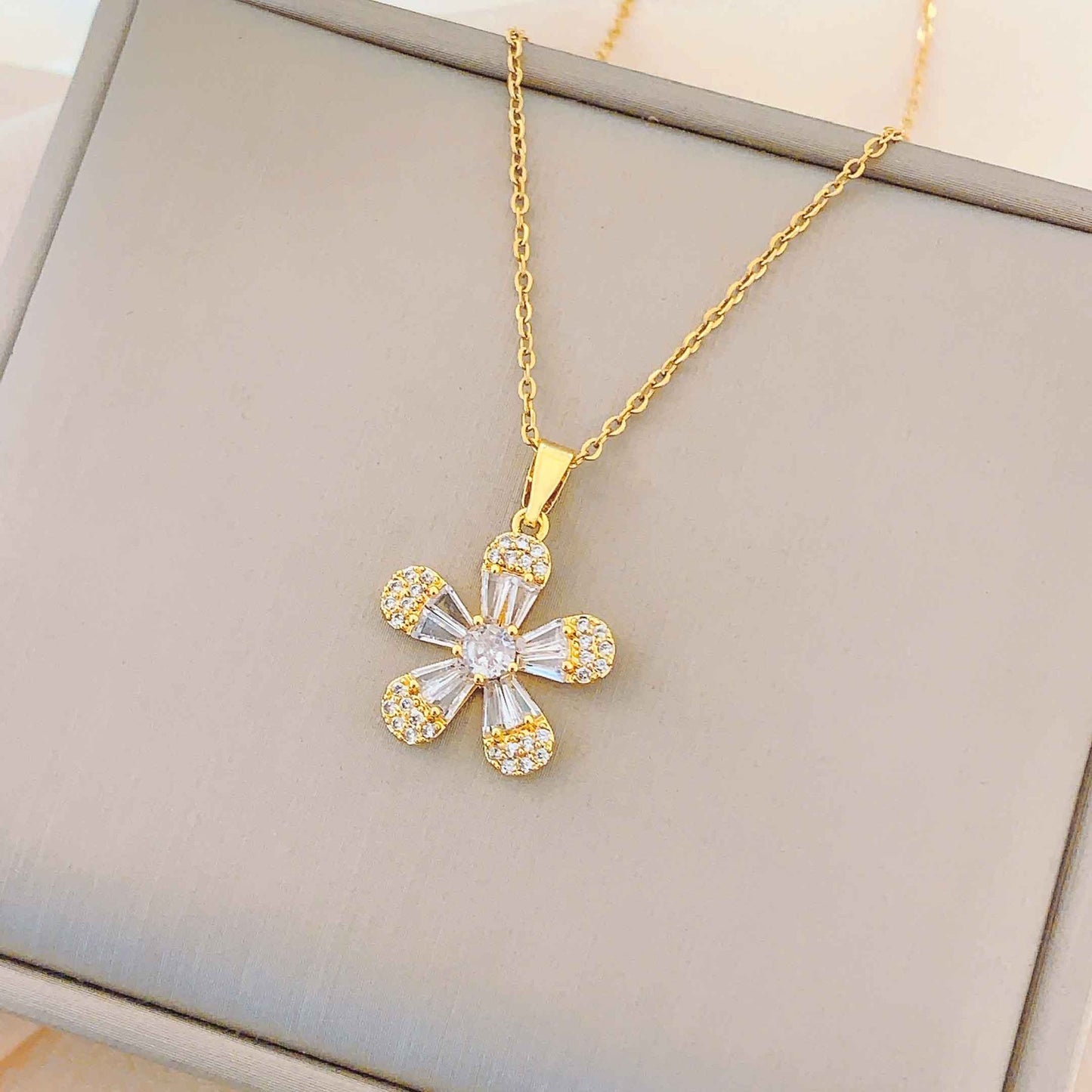 Women's Cute Graceful Titanium Steel Versatile High-grade Necklaces